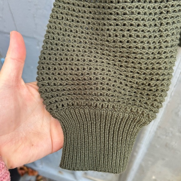 Gap Khaki Crochet Sweater, BNWT, size M - Picture 6 of 10